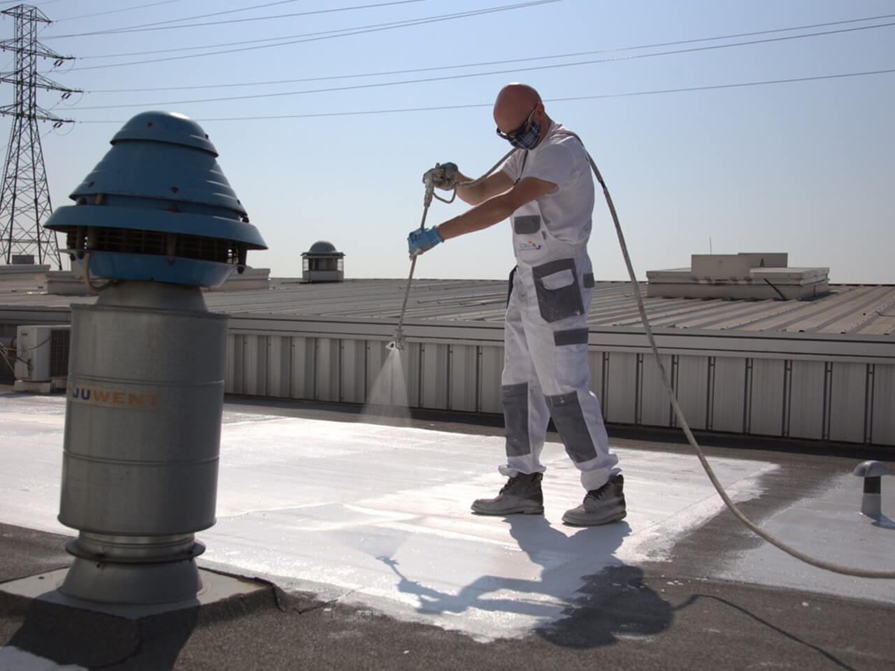 В Европе создали краску для крыш складов, которая помогает экономить на кондиционировании