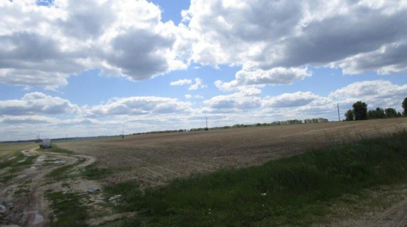 Sale of a land plot 5,1134 hectares in the v. Belogorodka - 5
