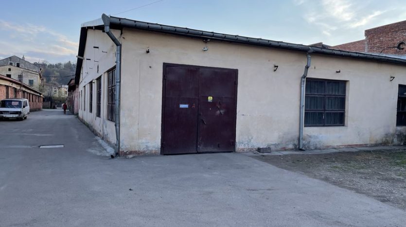 Rent - Warm warehouse, 500 sq.m., Chernivtsi